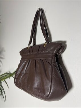 JANE SHILTON | Vintage Brown Leather Ruched Kiss Lock Handbag | Made in England